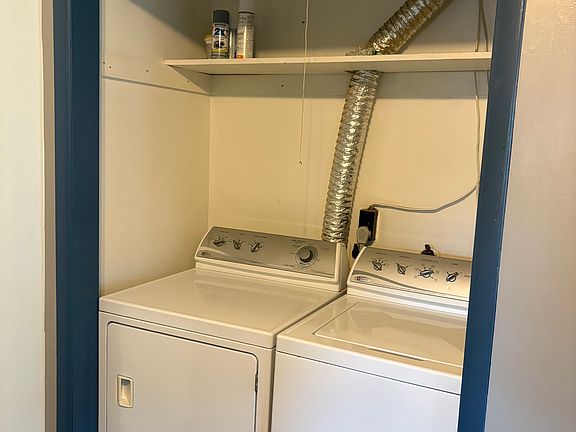 5th image of 914 Cottonwood St #1