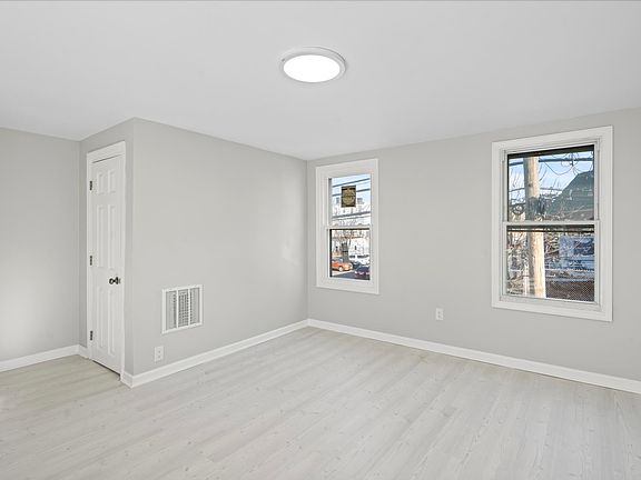 3rd image of 173-175 Lembeck Ave #2