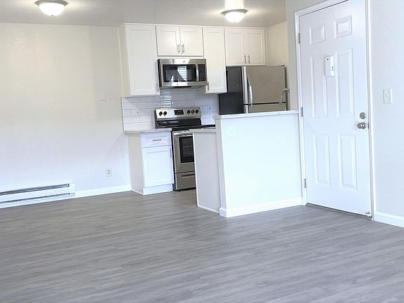 3rd image of 16424 Foothill Blvd #8
