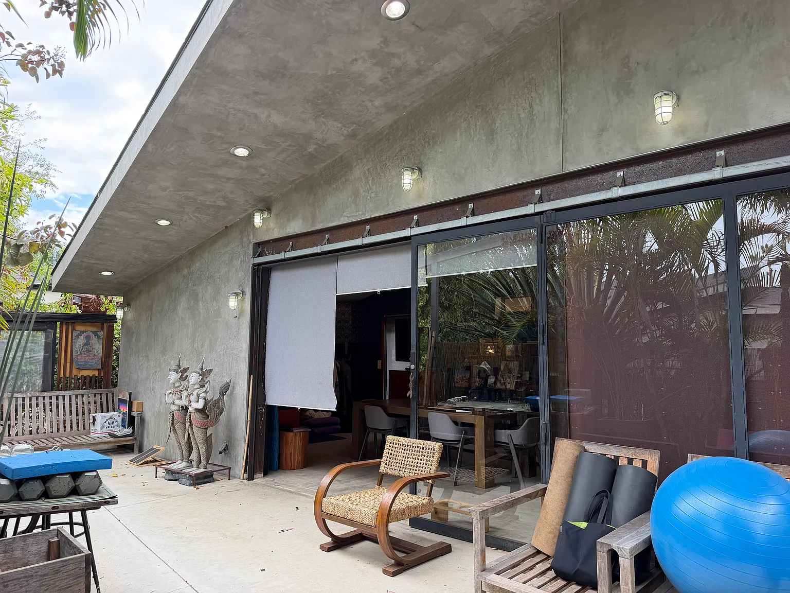 Studio, 420 sqft, $3,450 — Photo 2