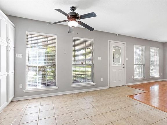 3rd image of 400 Katherine Ave