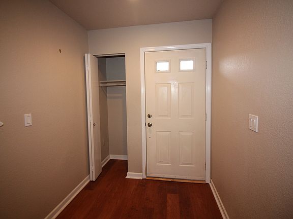 2nd image of 820 Pike St NE APT B5
