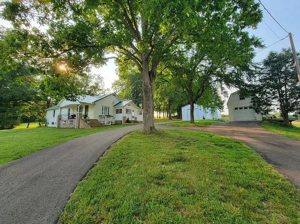 1830 Curtis Chapel Rd, Mc Ewen, TN 37101