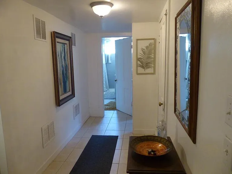 2571 Van Buren Ave #2571 — Photo 4