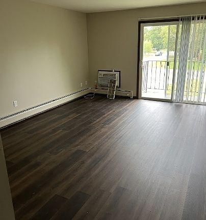 2nd image of 313 Higgins Dr