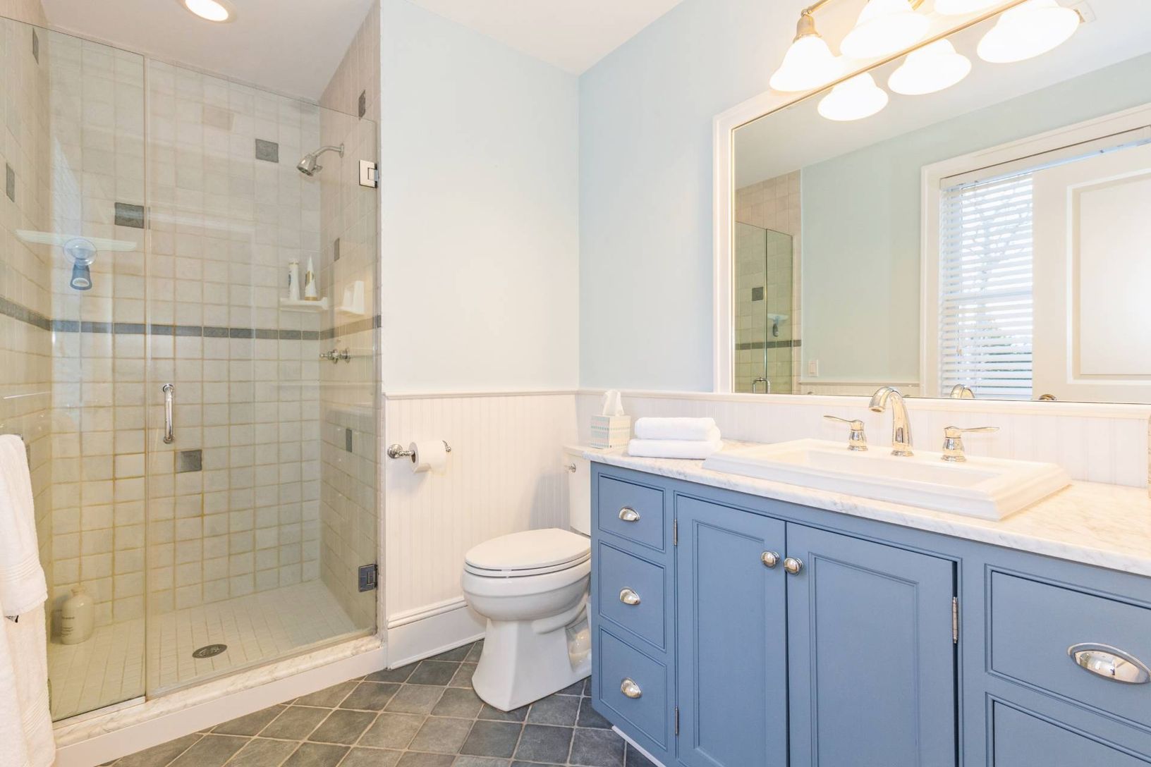  Full Bath - Upper Level