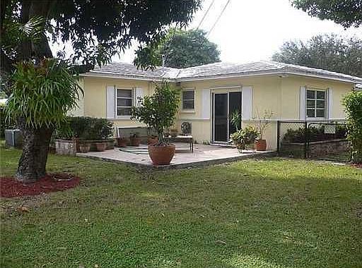 2nd image of 902 NE 146th St