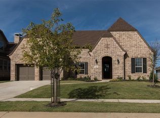 904 Fairway Ranch Pkwy, Roanoke, TX 76262
