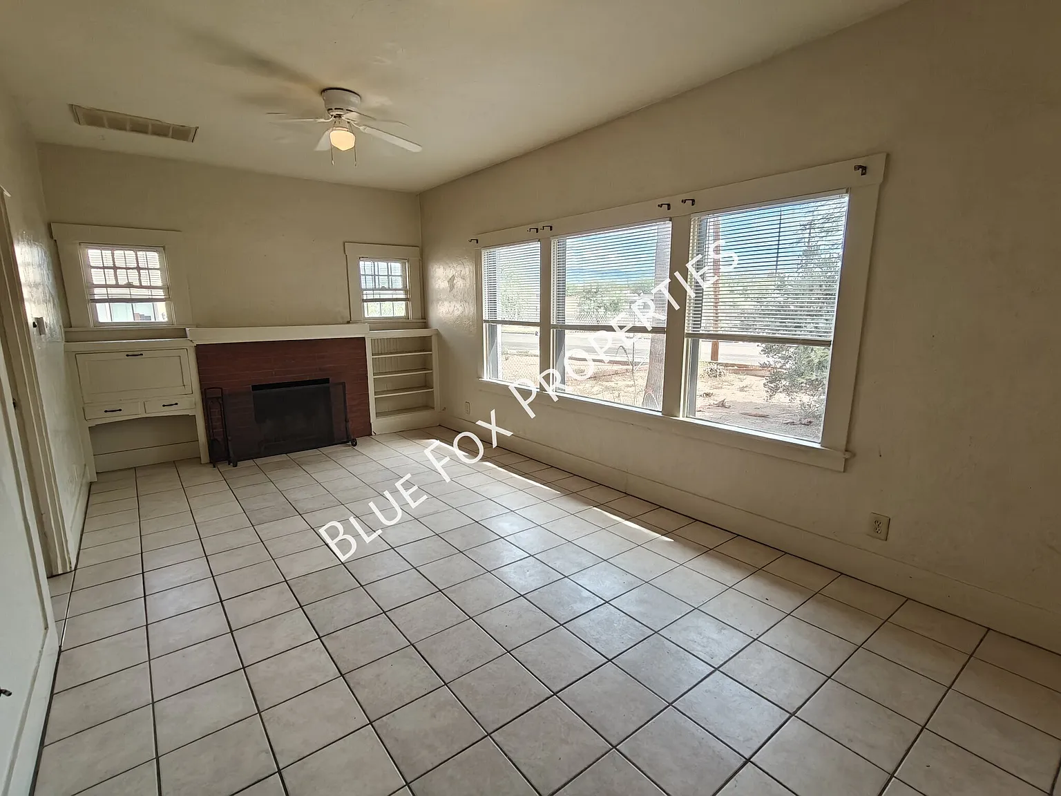 2 bed, 1 bath Built in 1921 close to Downtown — Photo 4