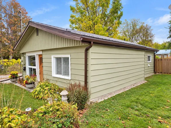 127 Leopold St, Quinte West, ON K8V 2K5