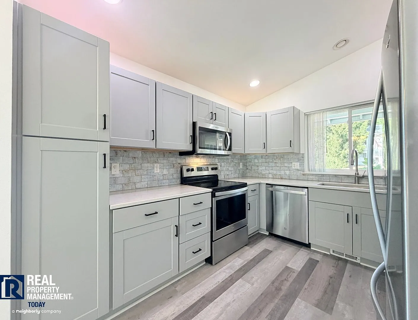 Updated 3-Bedroom Corner-Lot Home with New Carpet, Central A/C & Spacious Backyard! — Photo 2