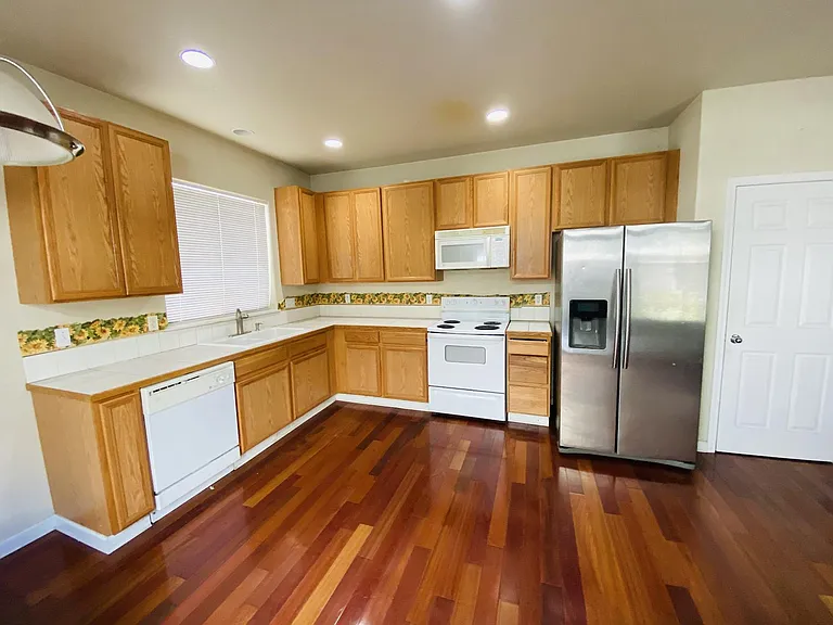 4199 SE Russell St — Photo 5
