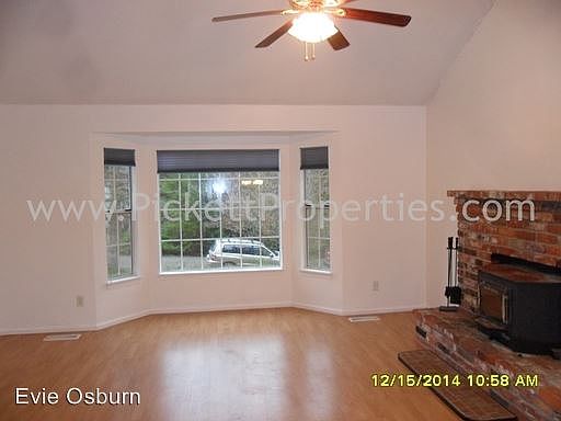 5th image of 759 NW Apple Blossom Loop