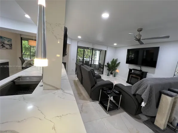 1430 Sheridan St APT 22G, Hollywood, FL 33020