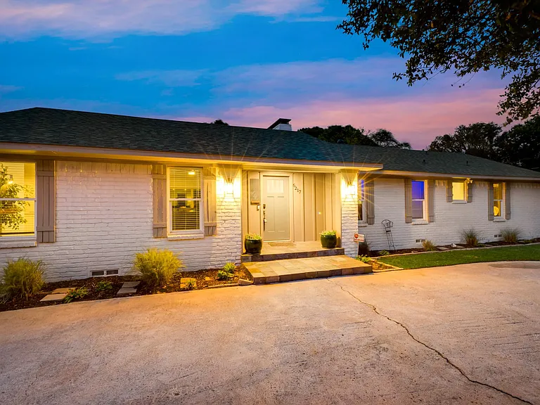 6217 Alpha Rd — Photo 12