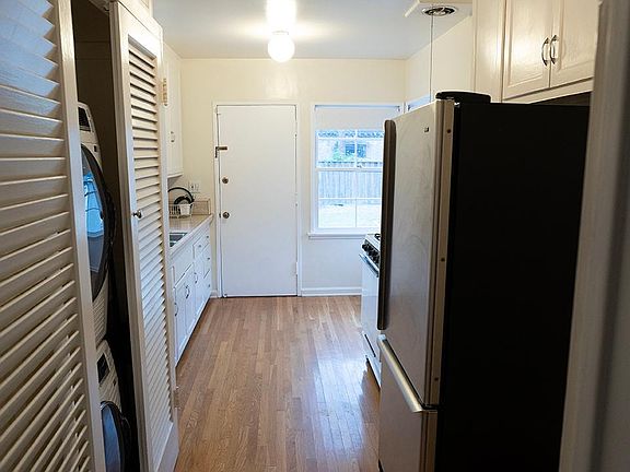 5th image of 10772 Whitburn St