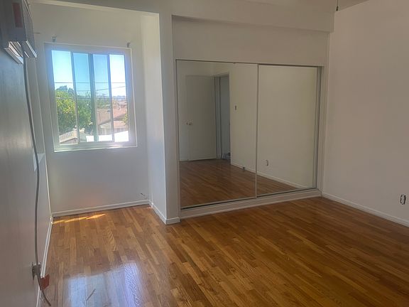 4th image of 14222 Sylvan St APT 6