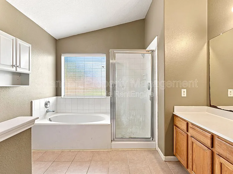 2002 Roaring Springs Dr — Photo 12