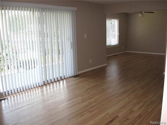 4th image of 15215 Garfield Ave APT 3
