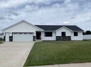 1265 Lori Dr, Neenah, WI 54956