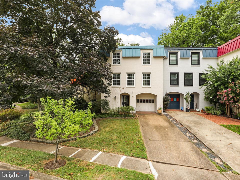1st image of 203 Garden Ct