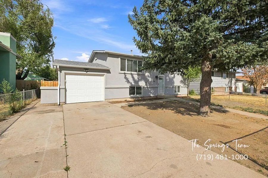 1495 Prado Dr