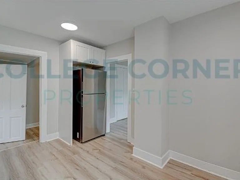 639 S Poplar St #C — Photo 12