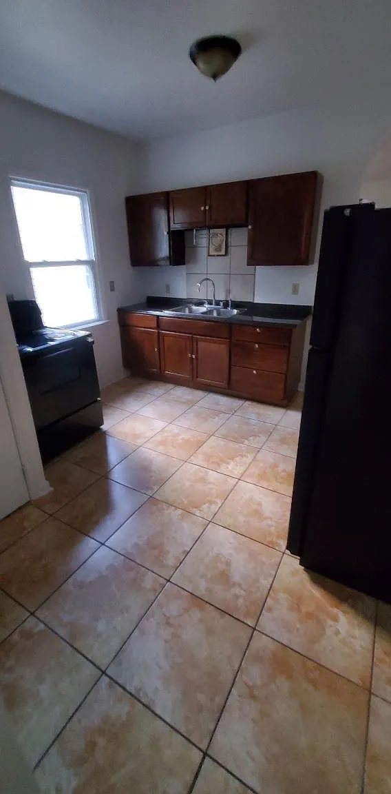 1118 Lizardi St — Photo 1