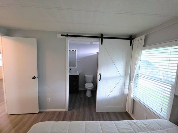 5th image of 11821 Bristol Ln #111