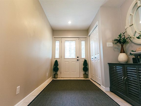 5th image of 56295 Primrose Cir