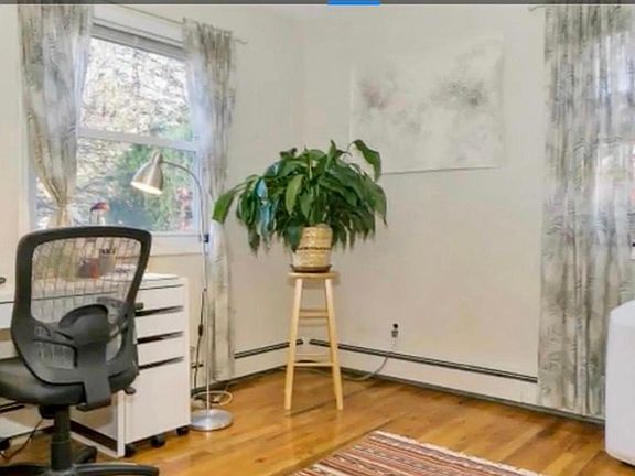 5th image of 25 Koren Ln #B