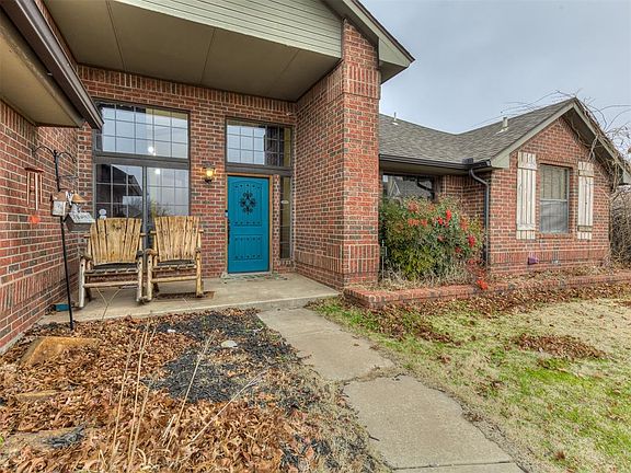 5th image of 613 N Caddell Way