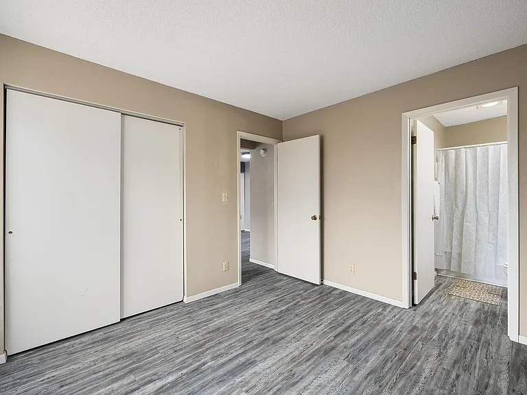 Woods + Meadow Apartments — Photo 8