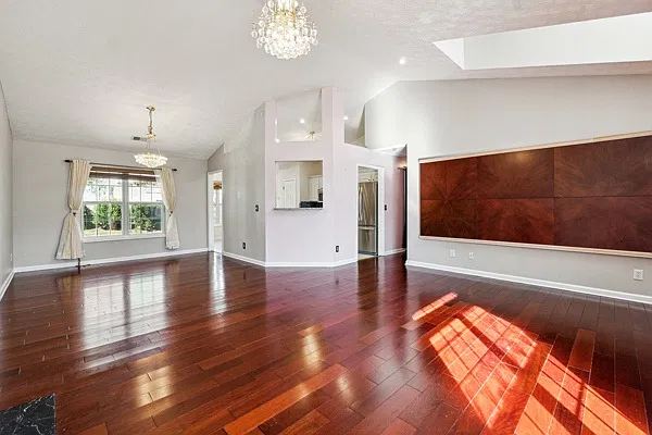 4 bed, 1792 sqft, $2,300 — Photo 3