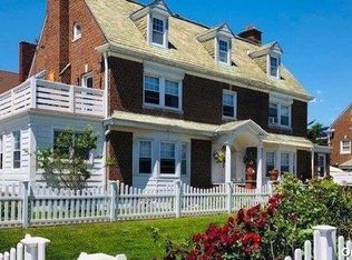 190 Beach 134 St #134, Rockaway Park, NY 11694