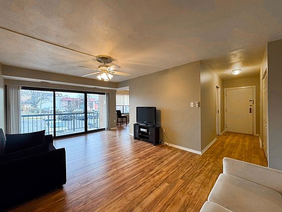 2nd image of 9718 Kingsbridge Dr APT 104