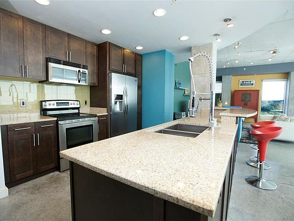 5th image of 525 E Jackson St Unit 602