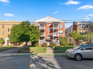 26 Robin Rd APT 3, West Hartford, CT 06119