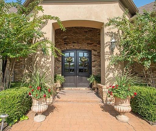 2nd image of 5612 Cordell Dr