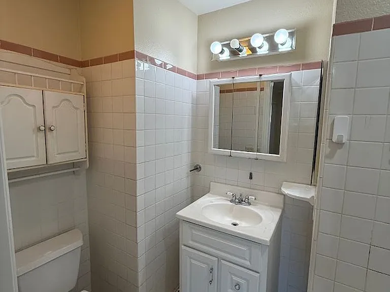 2394 Royal Ave #30 — Photo 24