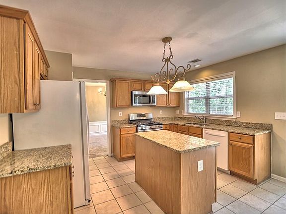 5th image of 3527 Chastain Glen Ln NE