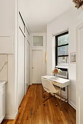 Entry / hallway thumbnail