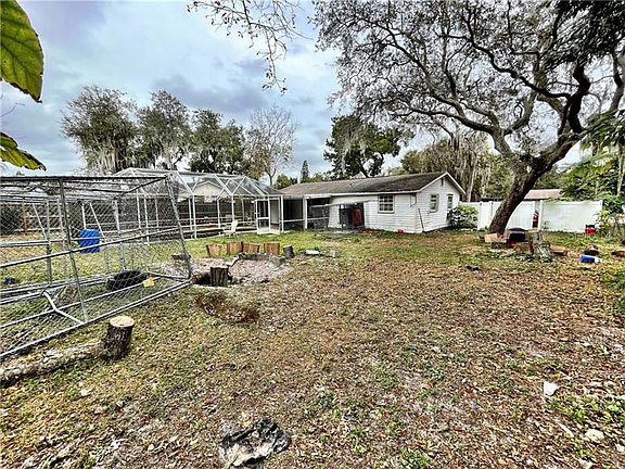 3rd image of 1646 Valencia Ave