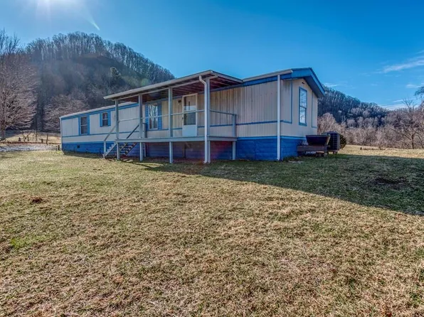 1117 Honaker Chapel Rd, Castlewood, VA 24224