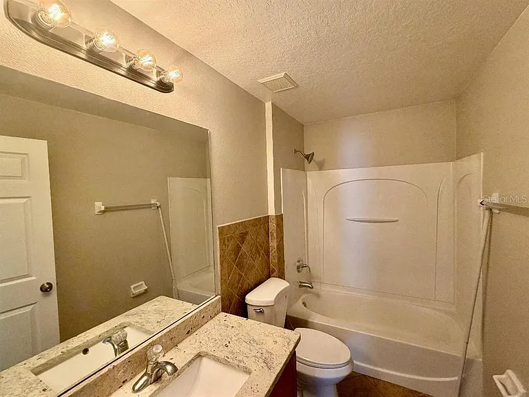 881 Hanford Dr — Photo 12
