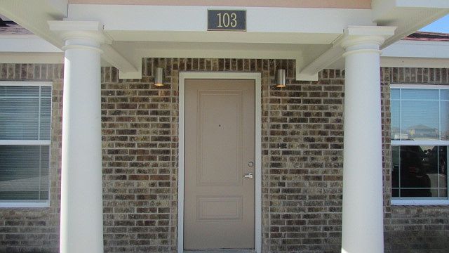 1st image of 1601 Moore Ave #103