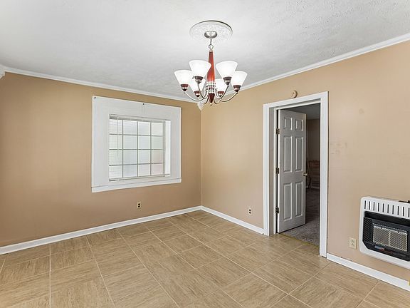 5th image of 802 Gray St