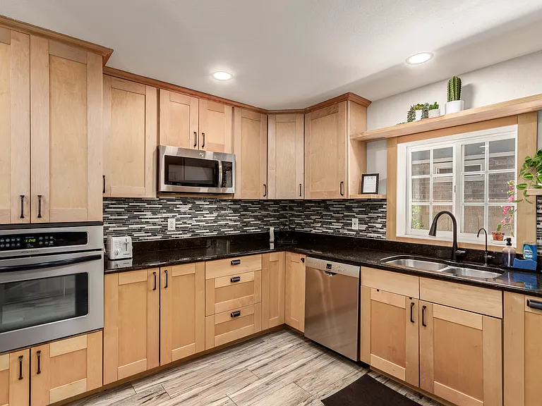Fully-equipped kitchen