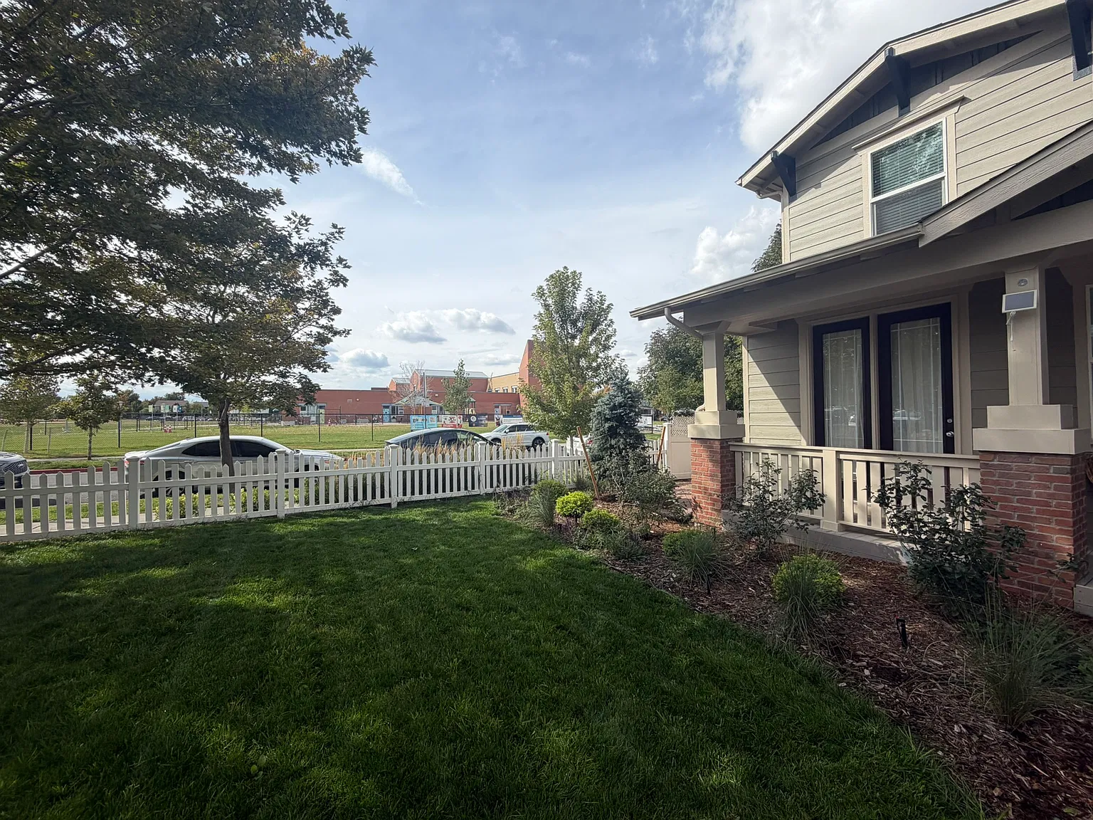 3 bed, 1641 sqft, $3,000 — Photo 2