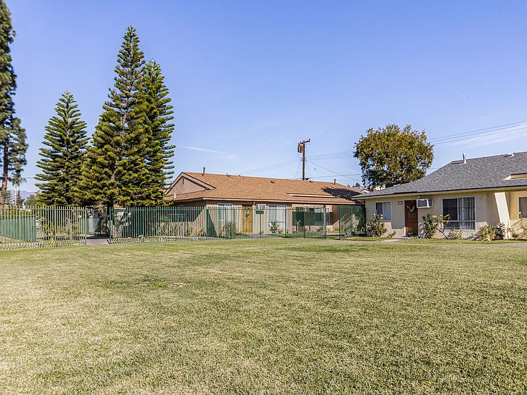 4040 Badillo Cir — Photo 23